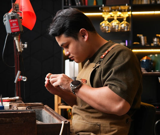 黄金の指と職人の心：金属を芸術に変える旅