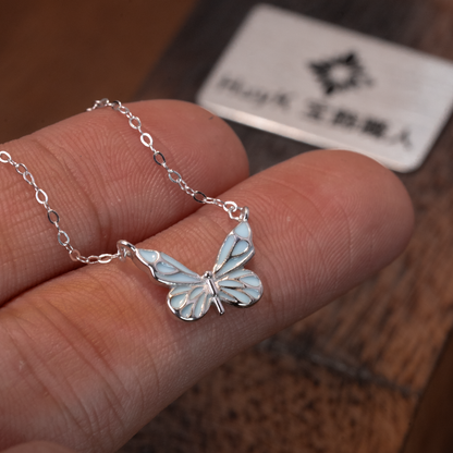 光る蝶ネックレス - s925 - D000904