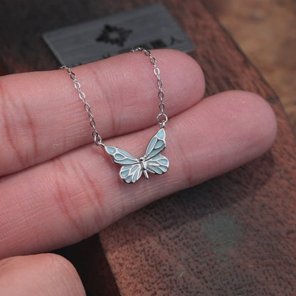 光る蝶ネックレス - s925 - D000904
